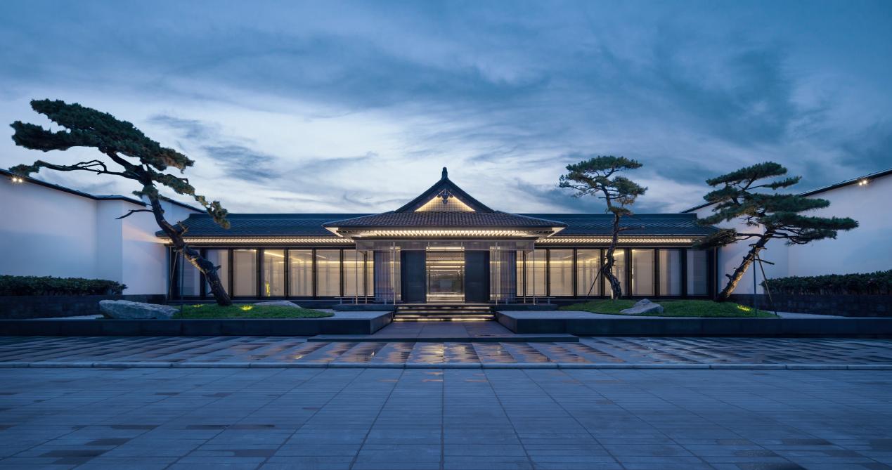 Real photograph of the estate
